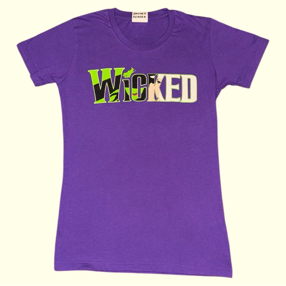 Kid’s Wicked tee purchased on Broadway at the Gershwin Theater in 2012 NWOT S